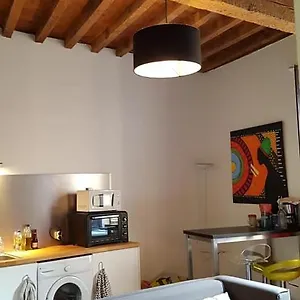 Roquette Serenity , Arles France